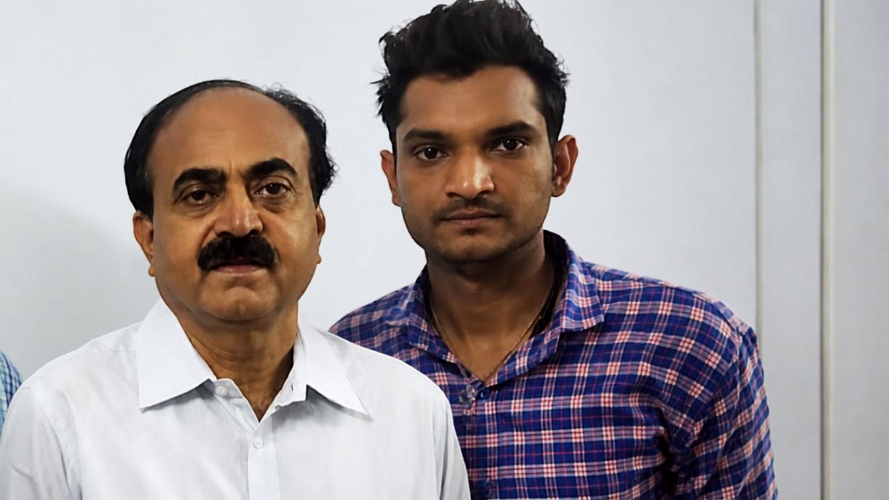 KL Rahul Father Photo